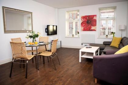 Apt 2 Trafalgar Square 2nd Floor by Indigo Flats - image 2