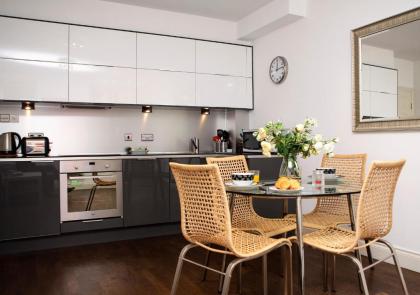Apt 2 Trafalgar Square 2nd Floor by Indigo Flats - image 7