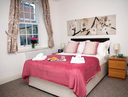Apt 2 Trafalgar Square 2nd Floor by Indigo Flats - image 8