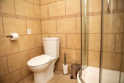 Apt 2 Opera House by Indigo Flats - image 3