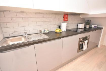 Apt 3 Opera House ensuite 4th Floor by Indigo Flats - image 11