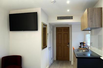 1 Craven Hill Gardens - image 4