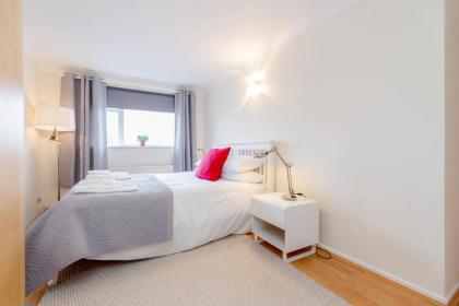 Holland Park 2 Bed Flat by BaseToGo - image 10