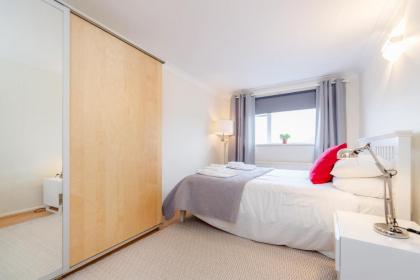 Holland Park 2 Bed Flat by BaseToGo - image 12