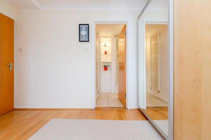 Holland Park 2 Bed Flat by BaseToGo - image 14