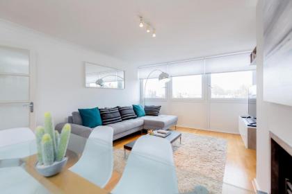 Holland Park 2 Bed Flat by BaseToGo - image 5