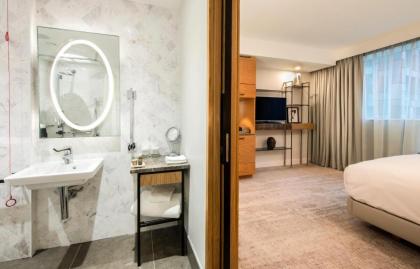 Lincoln Plaza London Curio Collection By Hilton - image 3