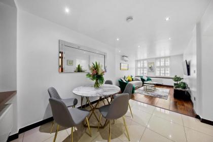 Bryanston Apartments - image 17