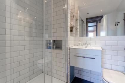 Fantastic 1-Bedroom Flat Near Regent's Park - image 13