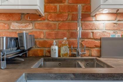 Fantastic 1-Bedroom Flat Near Regent's Park - image 5