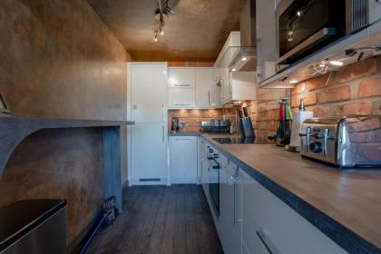 Fantastic 1-Bedroom Flat Near Regent's Park - image 8