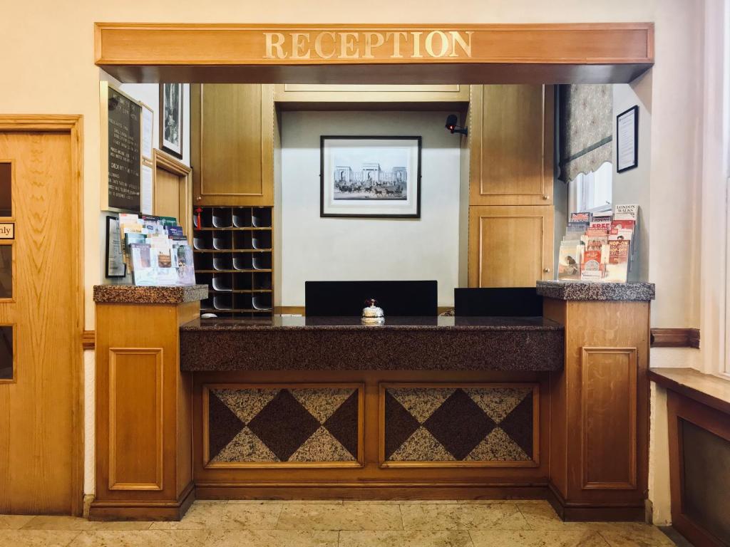 The Beverley House Hotel - image 3