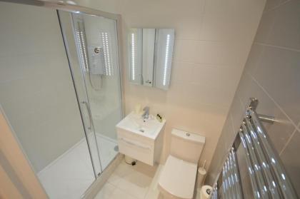3B Soho Studios 3rd floor by Indigo Flats - image 2