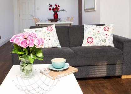Apt 3 Trafalgar Sq Duplex 3rd & 4th floor by Indigo Flats