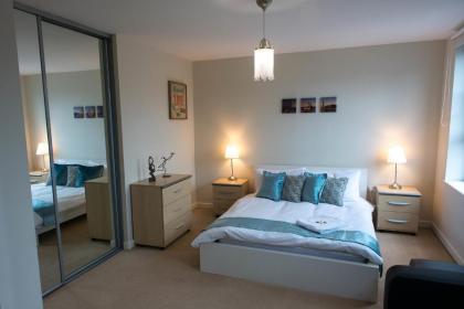 Royal Limehouse Apartment - image 10