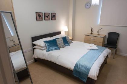 Royal Limehouse Apartment - image 12