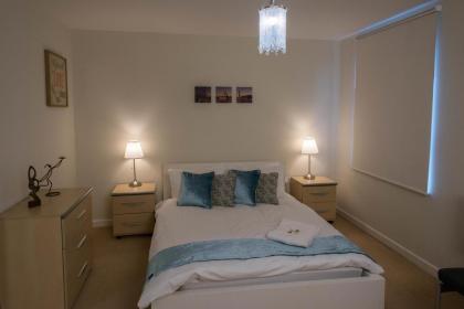Royal Limehouse Apartment - image 13