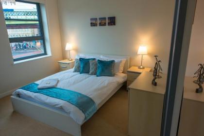 Royal Limehouse Apartment - image 17