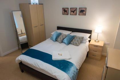 Royal Limehouse Apartment - image 2