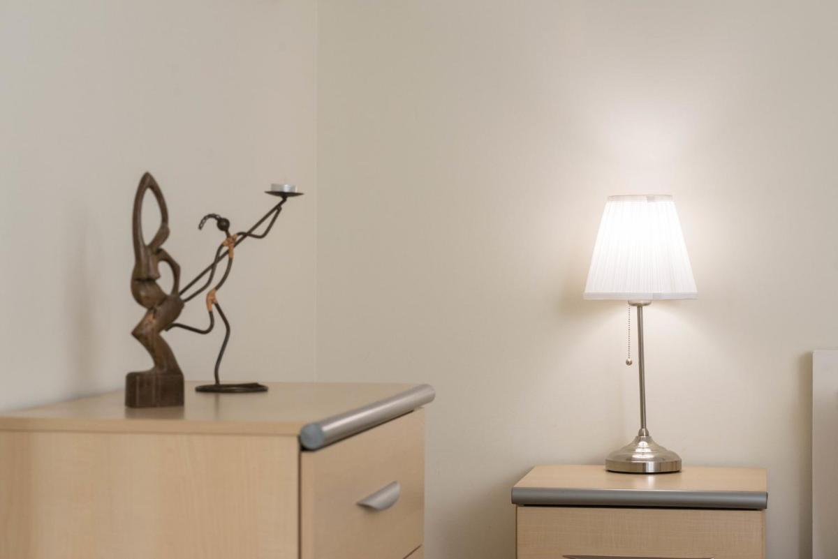 Royal Limehouse Apartment - image 6