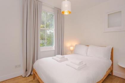 2 Bedroom Flat in Highbury Accommodates 6 - image 18