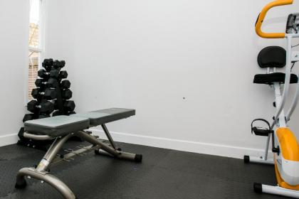 2 Bedroom Flat in Highbury Accommodates 6 - image 2