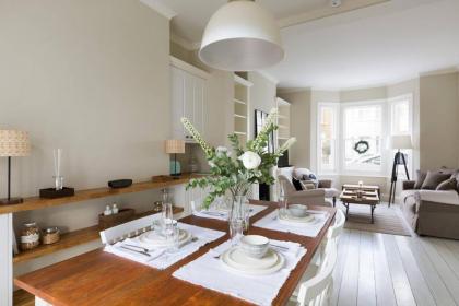 Bright 1BR Modern Home w/Terrace in West London - image 8