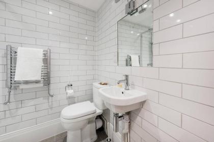 Covent Garden Apartments - Netflix and Nespresso - image 10