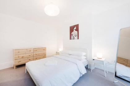 Covent Garden Apartments - Netflix and Nespresso - image 12