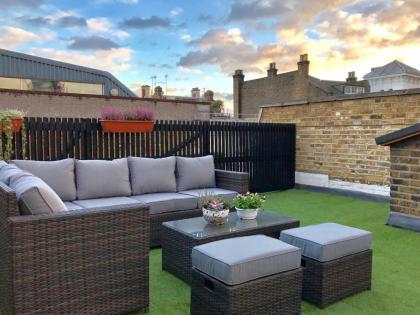 Covent Garden Apartments - Netflix and Nespresso - image 7