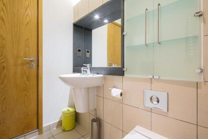 Soulful Central London Apartment - image 2