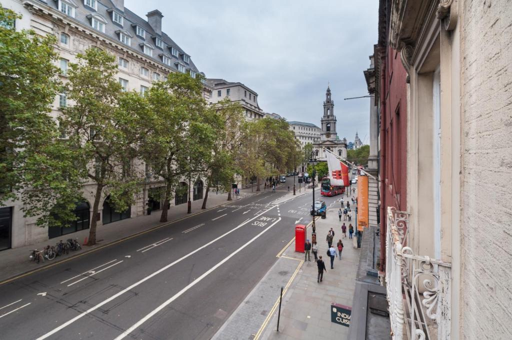 Covent Garden Superior Two Bedroom Aparment on Strand - image 3