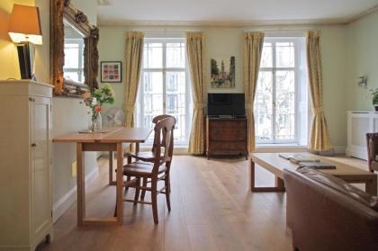 Covent Garden Superior Two Bedroom Aparment on Strand - image 5