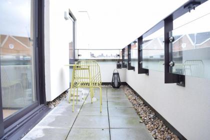 1 Bedroom Flat in North London Sleeps 4 - image 5