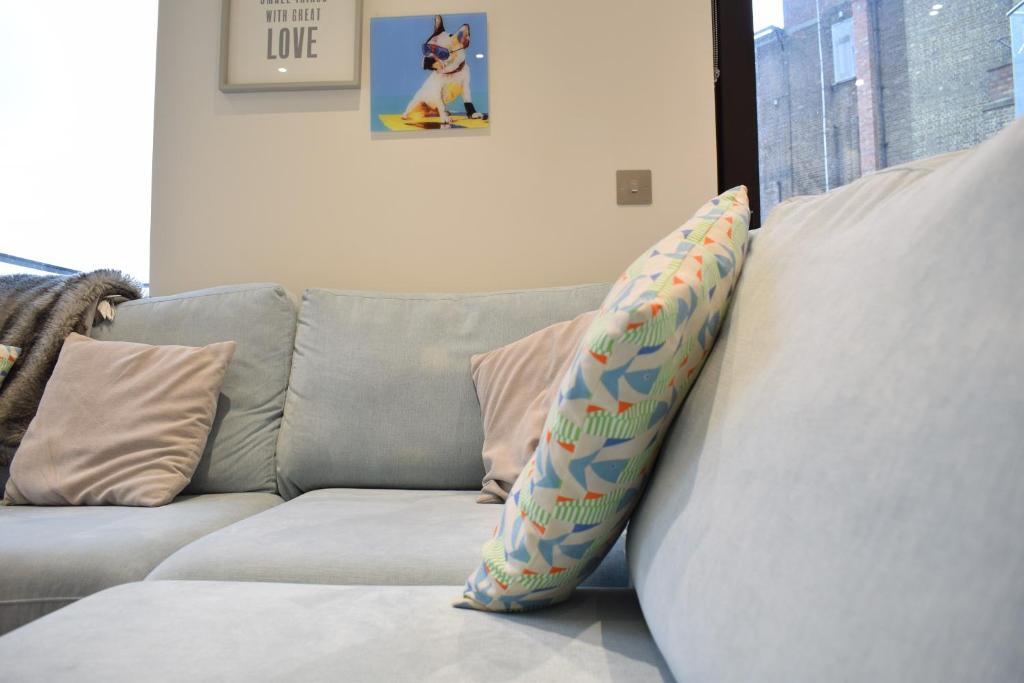 1 Bedroom Flat in North London Sleeps 4 - image 6