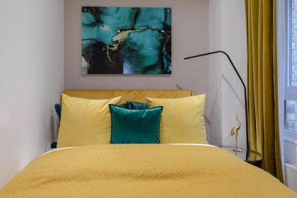 Explore the MOST EXQUISITE West-End from a Harrods FAMILY and COUPLE HOME - image 25