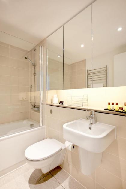 Urban Stay London City Apartments - image 12