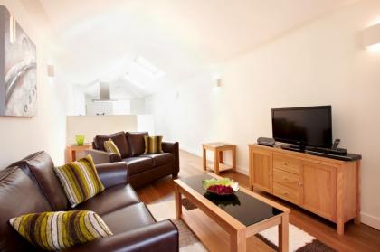 Urban Stay London City Apartments - image 19