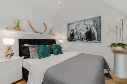 Cool Covent Garden Theatre Design Hub for Families Friends Couples - image 17