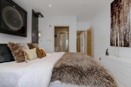 Cool Covent Garden Theatre Design Hub for Families Friends Couples - image 19