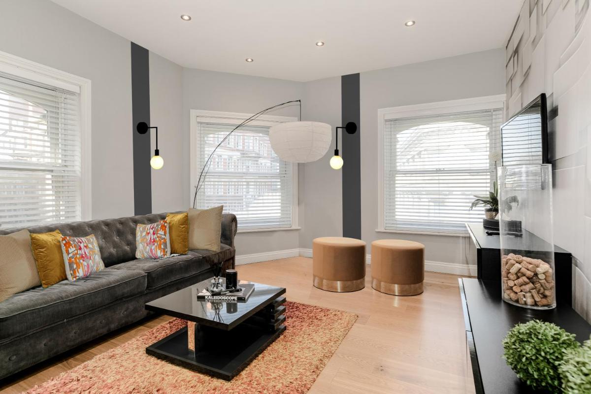 Cool Covent Garden Theatre Design Hub for Families Friends Couples - image 2