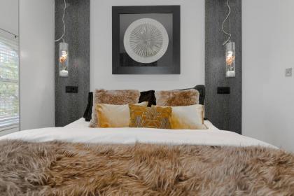 Cool Covent Garden Theatre Design Hub for Families Friends Couples - image 20