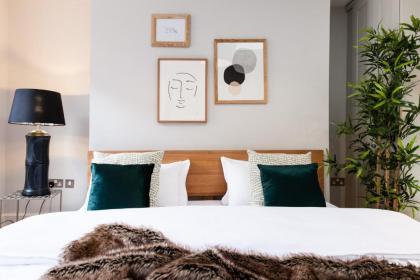 1st Class Covent Garden Residences for 1st Class Guests - image 10