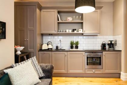 1st Class Covent Garden Residences for 1st Class Guests - image 13