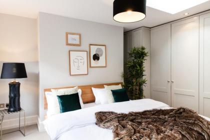 1st Class Covent Garden Residences for 1st Class Guests - image 3