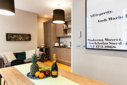 1st Class Covent Garden Residences for 1st Class Guests - image 9