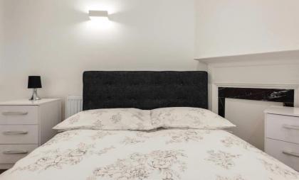 Fleet Street Apartment 1 - image 16