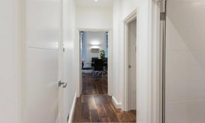 Fleet Street Apartment 1 - image 17