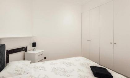 Fleet Street Apartment 1 - image 2