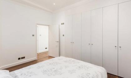 Fleet Street Apartment 1 - image 3
